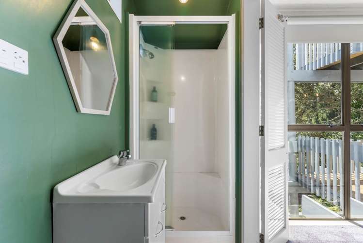 605 East Coast Road Browns Bay_13