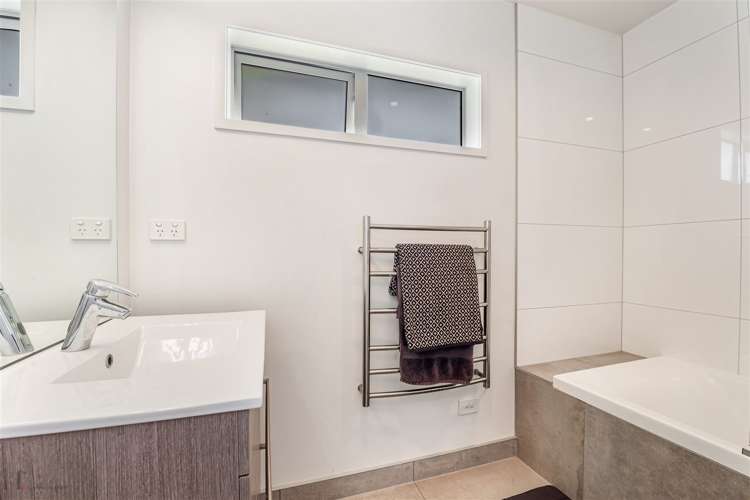 2 Toheroa Street Hobsonville_17