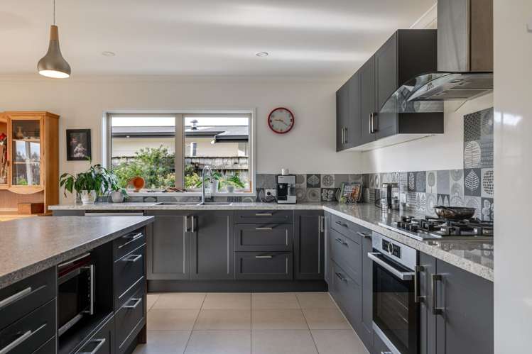 6 Silkwood Place Fitzherbert_19