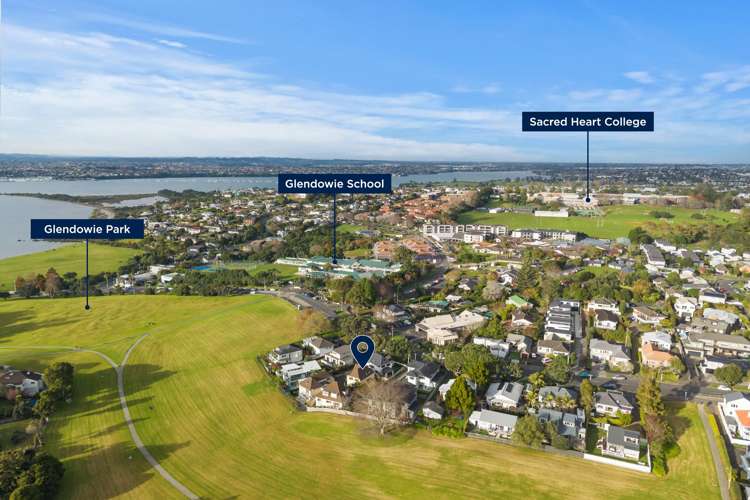 2/142 Riddell Road_4