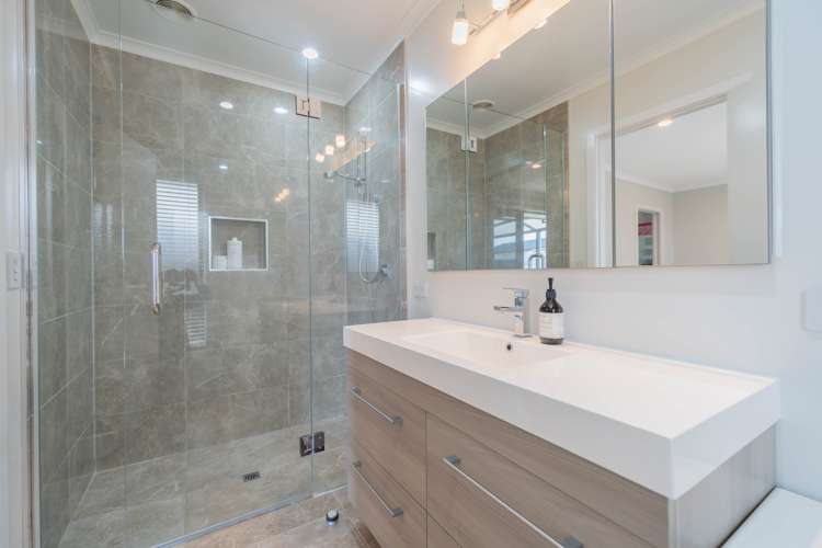 8 Hidden Lakes Avenue Te Anau_13