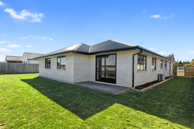 32 Plover Avenue Amberley_13