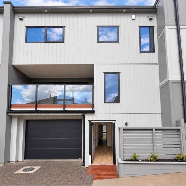 2/17 Peverill Crescent Papatoetoe_1