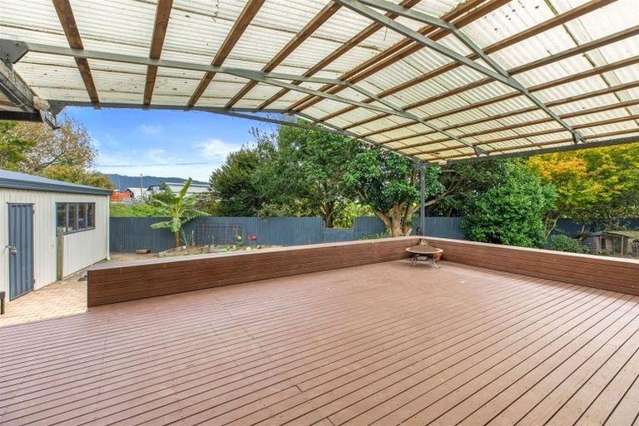 12 Conifer Place 11555_1