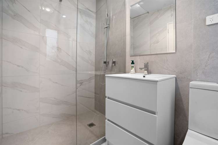 10 Karoro Road Flat Bush_8