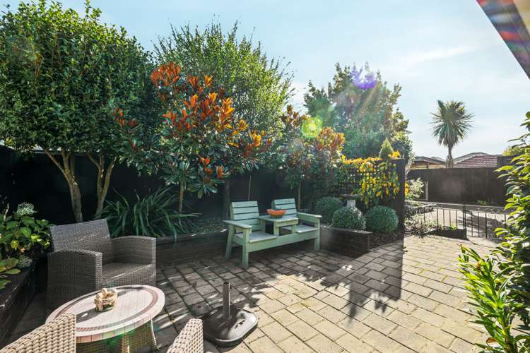 2/30 Jennifer Street Bryndwr_11