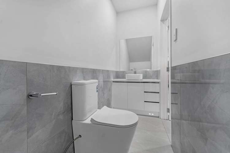 21 Horsefields Drive Flat Bush_35