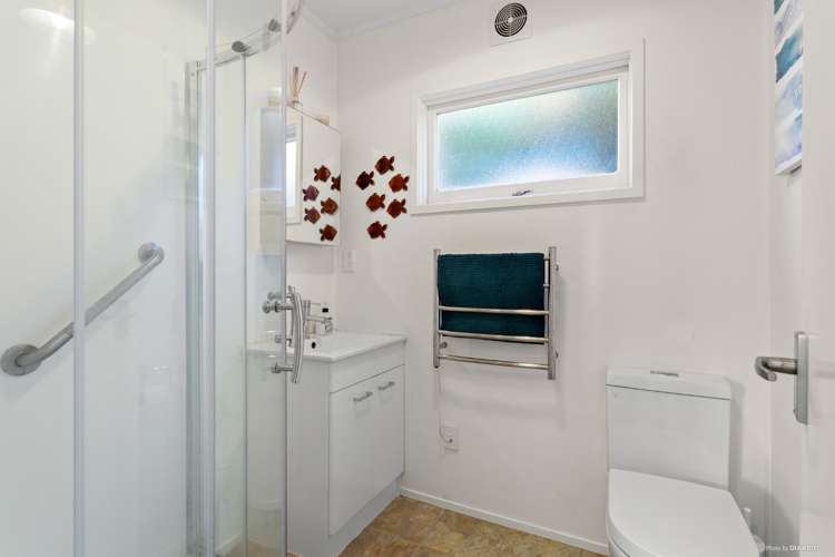 11/16 Queens Parade Devonport_6