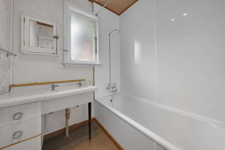 66 Staveley Avenue Hillsborough_13