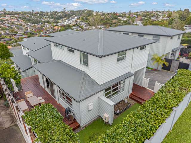Spacious Modern Home in Rangi Zone with Seaview