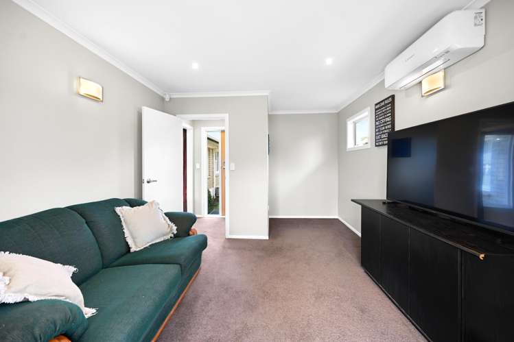 69 Resthill Crescent Glenview_17