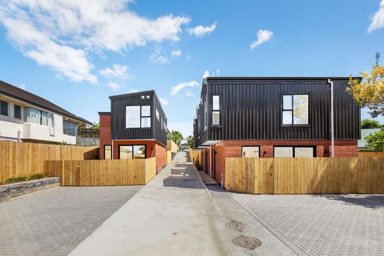 2/24 Carnoustie Drive Wattle Downs_8