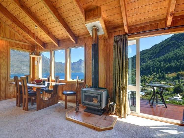 32a Mackinnon Terrace Fernhill/Sunshine Bay_6