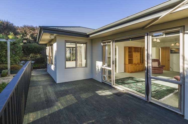 64 Olympus Way Richmond_14