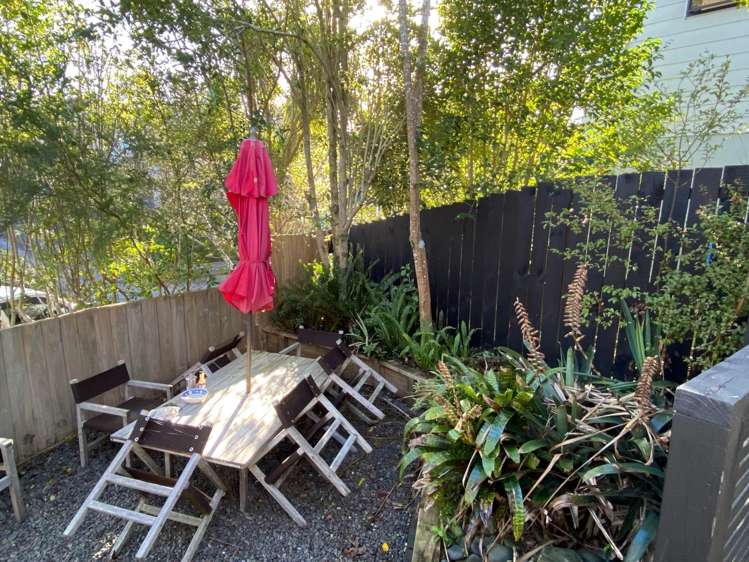 8 Springtime Crescent Stanmore Bay_12