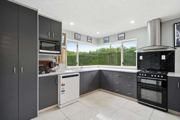 490 McQuarrie Street Tisbury_1