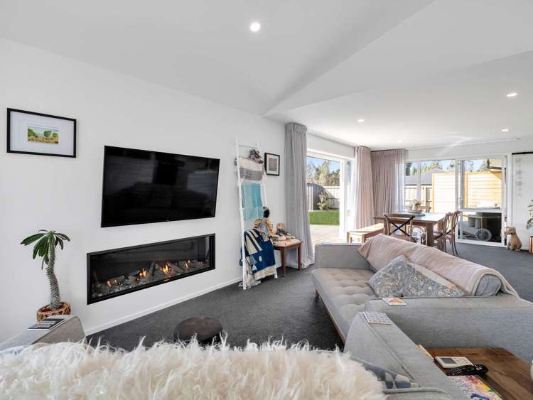 2 Upham Way Amberley_18