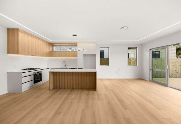 44 Furlough Road Opaheke_3