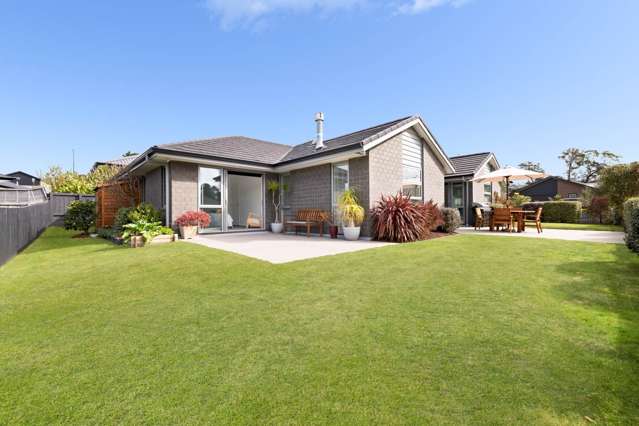 Immaculate Modern Home With Rural Outlook