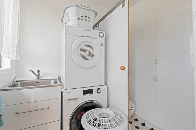 82 High Street Eltham_9