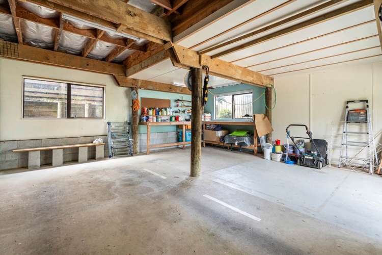 2/106 Bradbury Road Botany Downs_18