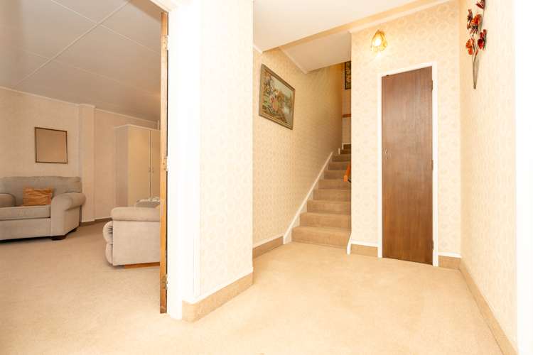 51 Resthill Crescent Glenview_4