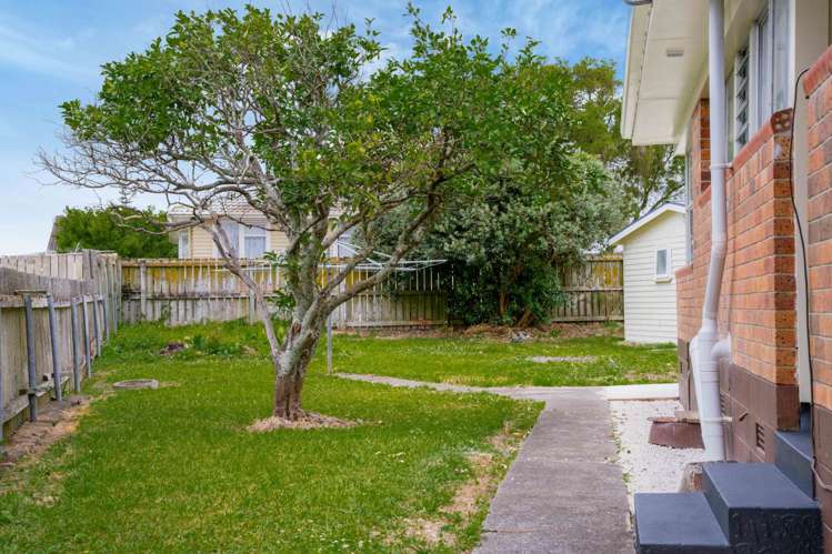 21 Idlewild Avenue Mangere_22