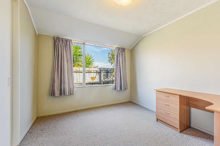 91 Aldinga Avenue Stoke_10