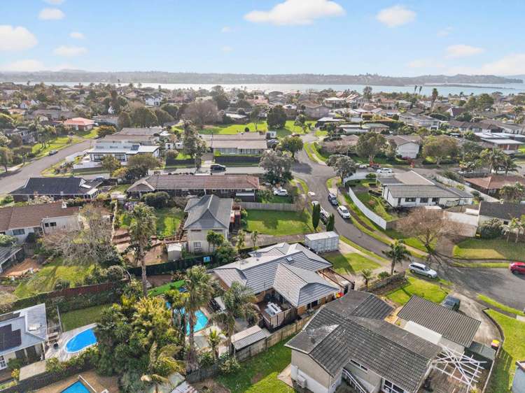 7 Tyrian Close Half Moon Bay_33