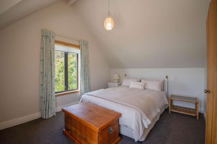 11 Settlers Hill Akaroa_27