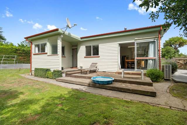 5 Bedroom Renovators Dream!