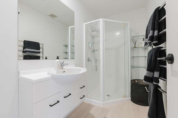 13/414A Ocean Road Whangamata_15