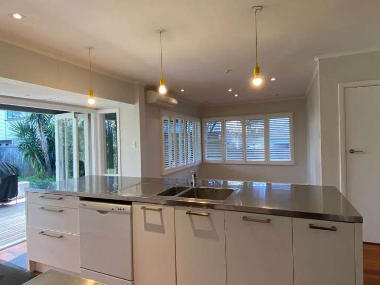 18 Williamson Avenue Belmont_5