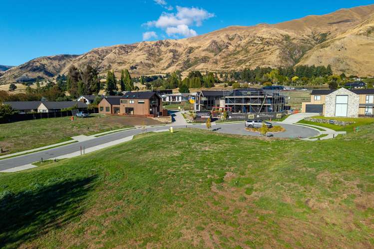 4 and 9 Theodore Court Wanaka_14