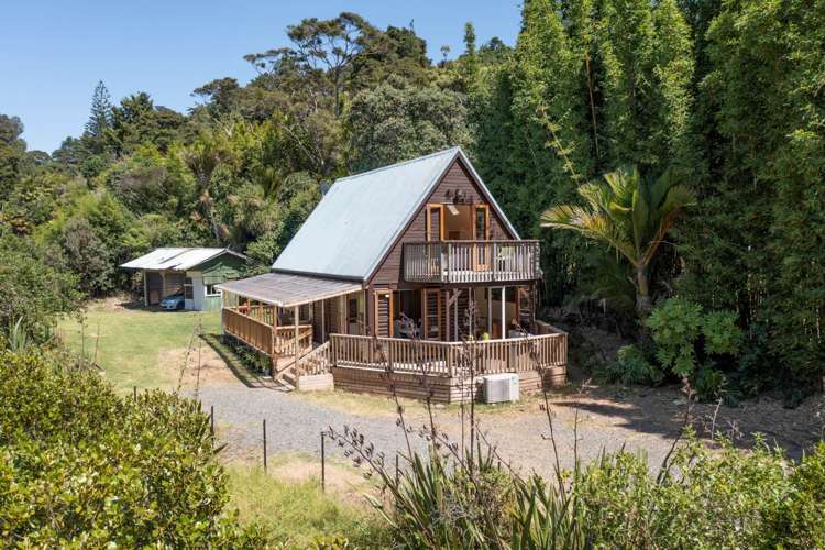 1 Sandys Parade Laingholm_16