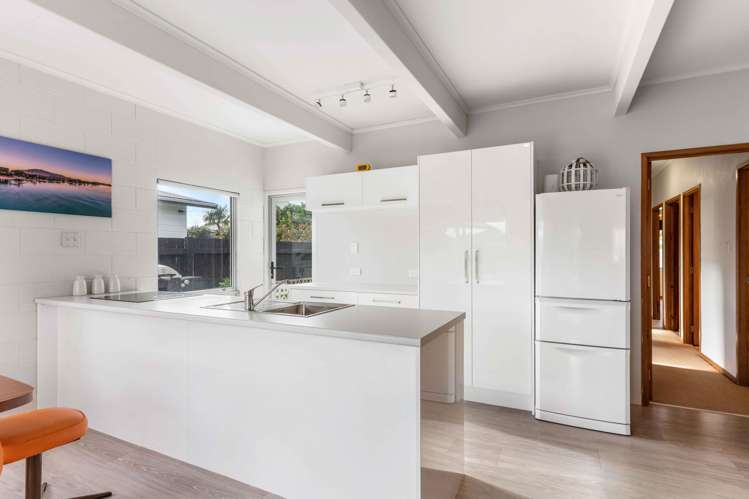 7 Crown Reef Pauanui_3