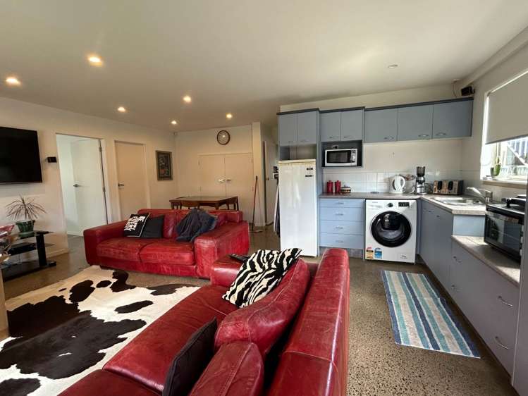 180 Levers Road Matua_17