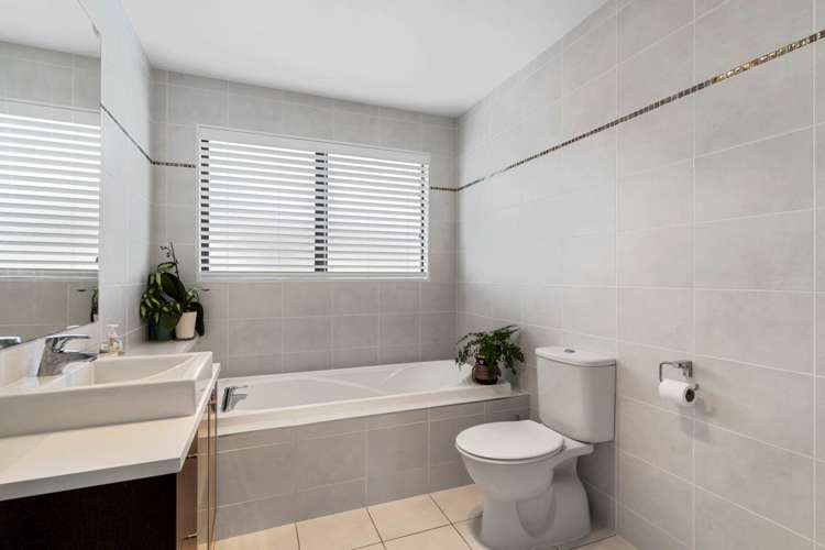 19 Pine Harbour Parade Beachlands_28