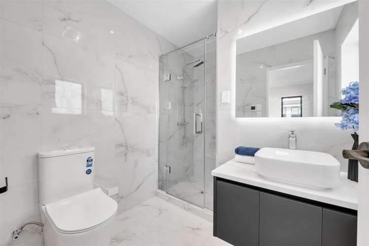 18 Aklander Rise Flat Bush_17