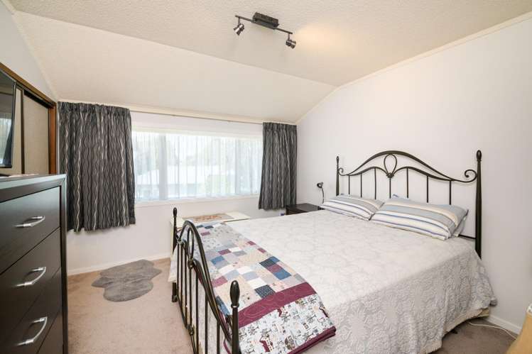 12 Truscott Grove Awapuni_23