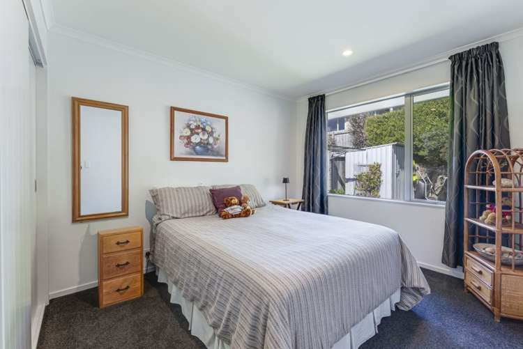 77 Washbourn Drive Richmond_13