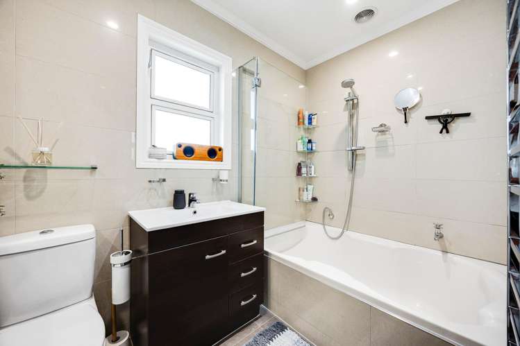 16 Paton Avenue Te Atatu South_21