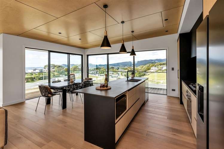 2 Blue Moon Rise Langs Beach_5