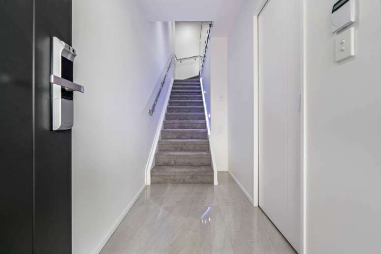2/127 Stoddard Road Mt Roskill_13
