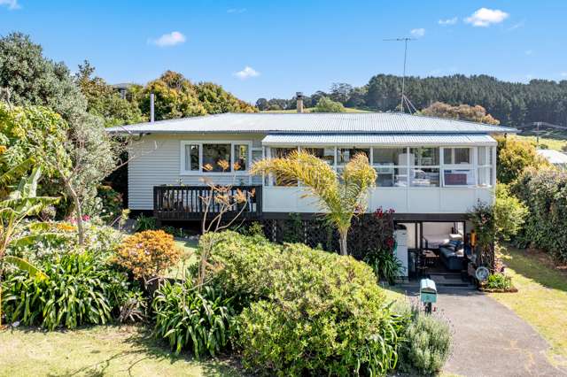 4 Seatoun Avenue Leigh_1