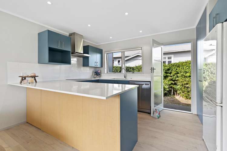 2/5 Otakau Road Milford_5