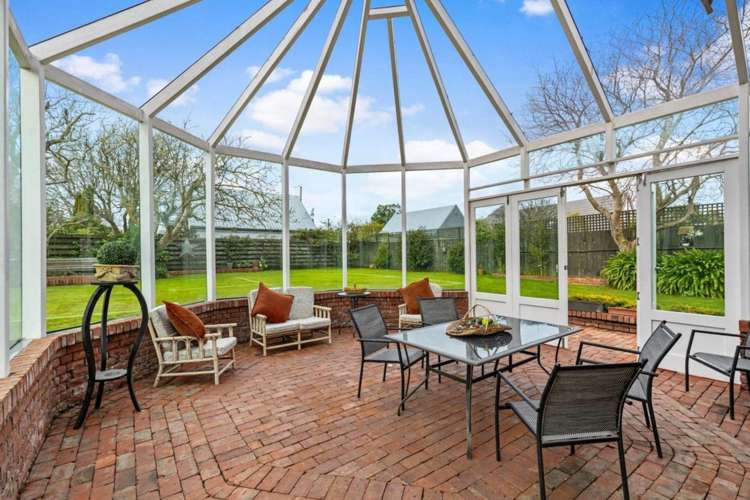 209 Victoria Avenue 2138_14