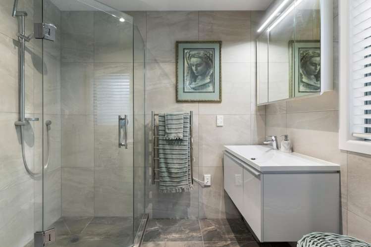 52b Uxbridge Road Mellons Bay_16