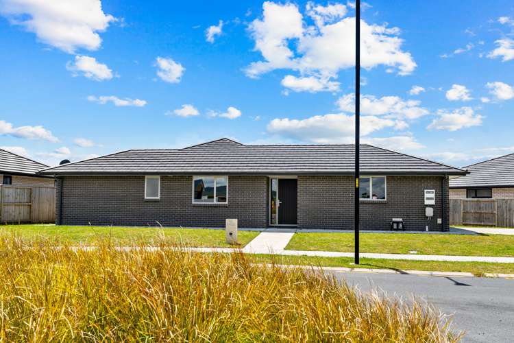 12 Saint Michael Crescent One Tree Point_16