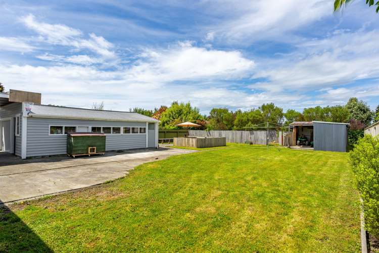 222 High Street North Carterton_13